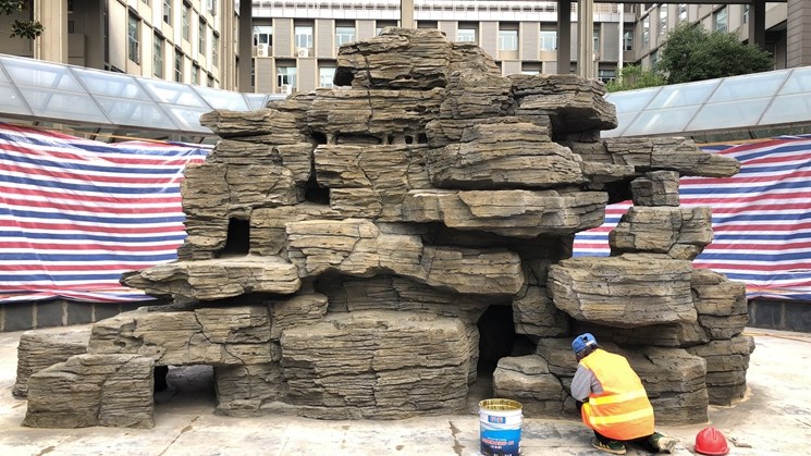 南京棲霞千層石 (1).jpg